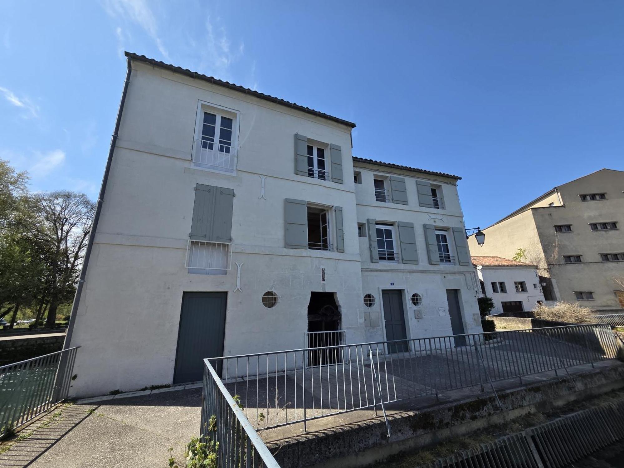 Quai 3 Loft Moderne Et Lumineux Les Pieds Dans L'Eau Apartment Jarnac Ngoại thất bức ảnh