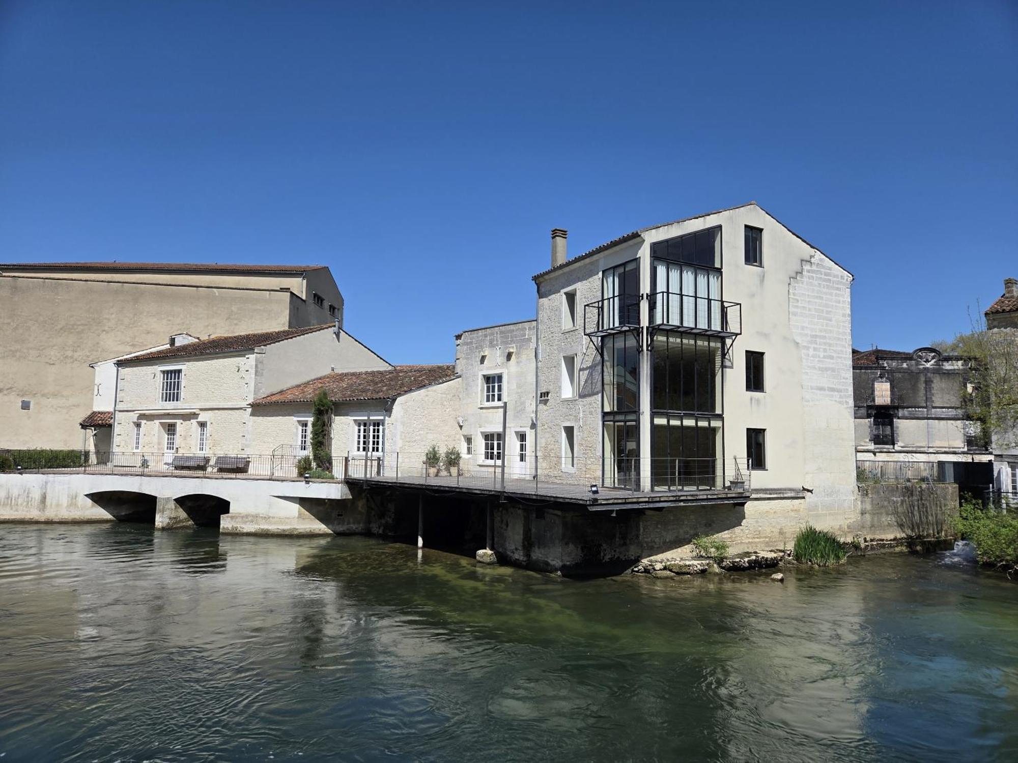 Quai 3 Loft Moderne Et Lumineux Les Pieds Dans L'Eau Apartment Jarnac Ngoại thất bức ảnh