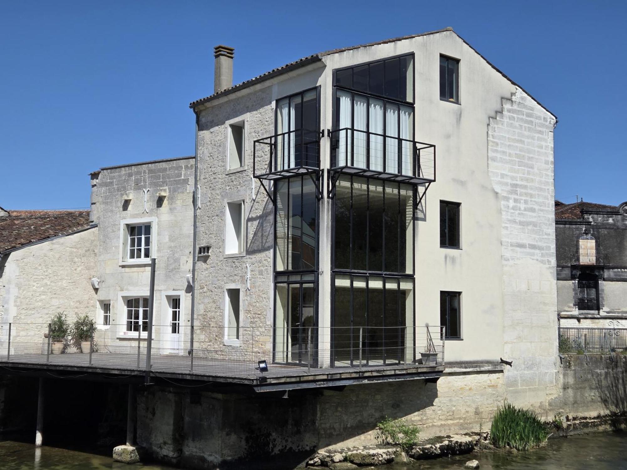 Quai 3 Loft Moderne Et Lumineux Les Pieds Dans L'Eau Apartment Jarnac Ngoại thất bức ảnh
